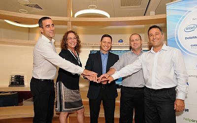 (L to R): Boaz Lavie, a CDI founder; Ben Gurion University Dean Rivka Carmi; Beersheba Mayor Rubik Danilovich; Ziv Ofek, CDI CEO; Sharon Sasportas, a CDI founder, at the opening of CDI , August 30 2015 (Shai Shmuel)