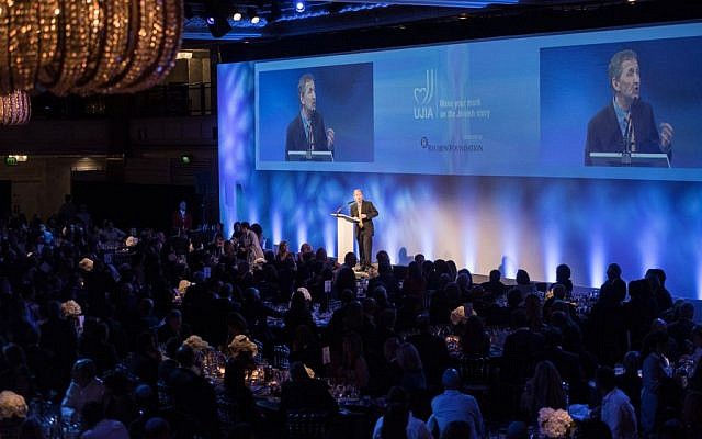 David Horovitz speaks to the UJIA Annual Dinner in London on September 21, 2015 (Blake Ezra Photography / UJIA)