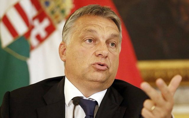 Hungarian Prime minister Viktor Orban speaks during a press conference at the Hungarian Embassy on September 25, 2015 in Vienna. (AFP Photo/Dieter Nagl)