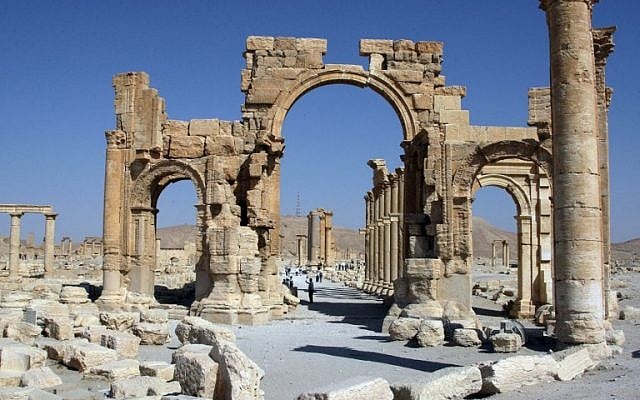 A file picture taken on June 19, 2010 shows the Arch of Triumph among the Roman ruins of Palmyra, 220 kms northeast of the Syrian capital Damascus. (AFP PHOTO / FILES) A file picture taken on June 19, 2010 shows the Arch of Triumph among the Roman ruins of Palmyra, 220 kms northeast of the Syrian capital Damascus. (AFP PHOTO / FILES)