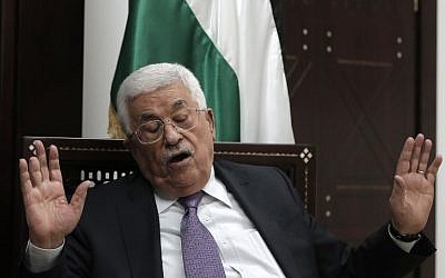 Mahmoud Abbas speaks with journalists at his office in the West Bank city of Ramallah on October 6, 2015. (AFP/AHMAD GHARABLI) Mahmoud Abbas speaks with journalists at his office in the West Bank city of Ramallah on October 6, 2015. (AFP/AHMAD GHARABLI)