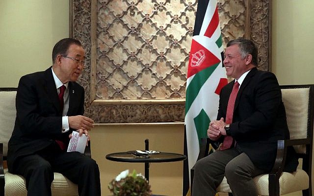 Jordan's King Abdullah II, right, meets with UN Secretary-General Ban Ki-moon at the Royal Palace in the Jordanian capital Amman on October 22, 2015. (AFP/POOL/KHALIL MAZRAAWI) Jordan's King Abdullah II, right, meets with UN Secretary-General Ban Ki-moon at the Royal Palace in the Jordanian capital Amman on October 22, 2015. (AFP/POOL/KHALIL MAZRAAWI)