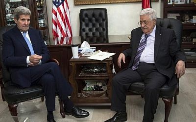US Secretary of State John Kerry meets with PA President Mahmoud Abbas in Amman on October 24, 2015. (AFP/ POOL/CARLO ALLEGRI) US Secretary of State John Kerry meets with PA President Mahmoud Abbas in Amman on October 24, 2015. (AFP/ POOL/CARLO ALLEGRI)
