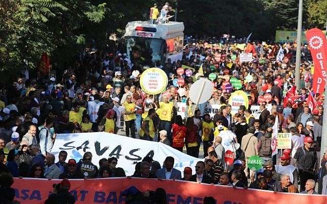 People gather for a peace rally just ahead of twin explosions at the main train station in Turkey's capital Ankara, on October 10, 2015. (AFP/ADEM ALTAN)