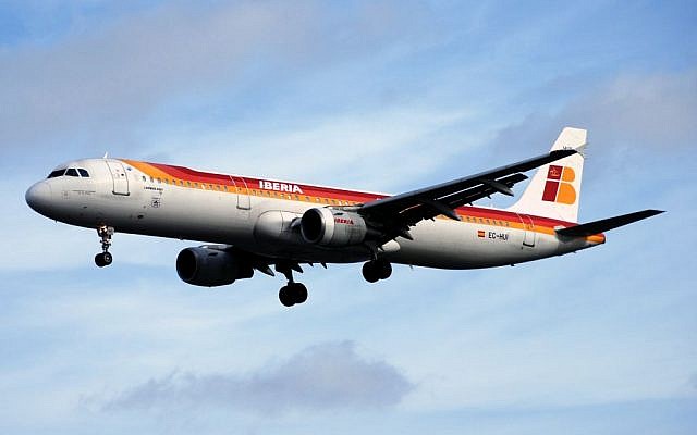 Illustrative image of an A321 taking off from Heathrow Airport, March 2008. (CC BY-SA2.0/Allen Watkin/Flickr) Illustrative image of an A321 taking off from Heathrow Airport, March 2008. (CC BY-SA2.0/Allen Watkin/Flickr)
