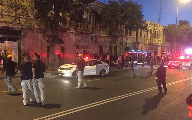 Police and security after a stabbing attack outside Jerusalem's central bus station on October 14, 2015 (Police spokesman) Police and security after a stabbing attack outside Jerusalem's central bus station on October 14, 2015 (Police spokesman)