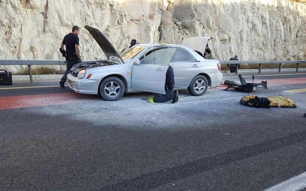 Police at the scene of an attempted suicide bombing near Ma'ale Adumim, just east of Jerusalem, on Sunday morning, October 11, 2015 (Israel Police) Police at the scene of an attempted suicide bombing near Ma'ale Adumim, just east of Jerusalem, on Sunday morning, October 11, 2015 (Israel Police)