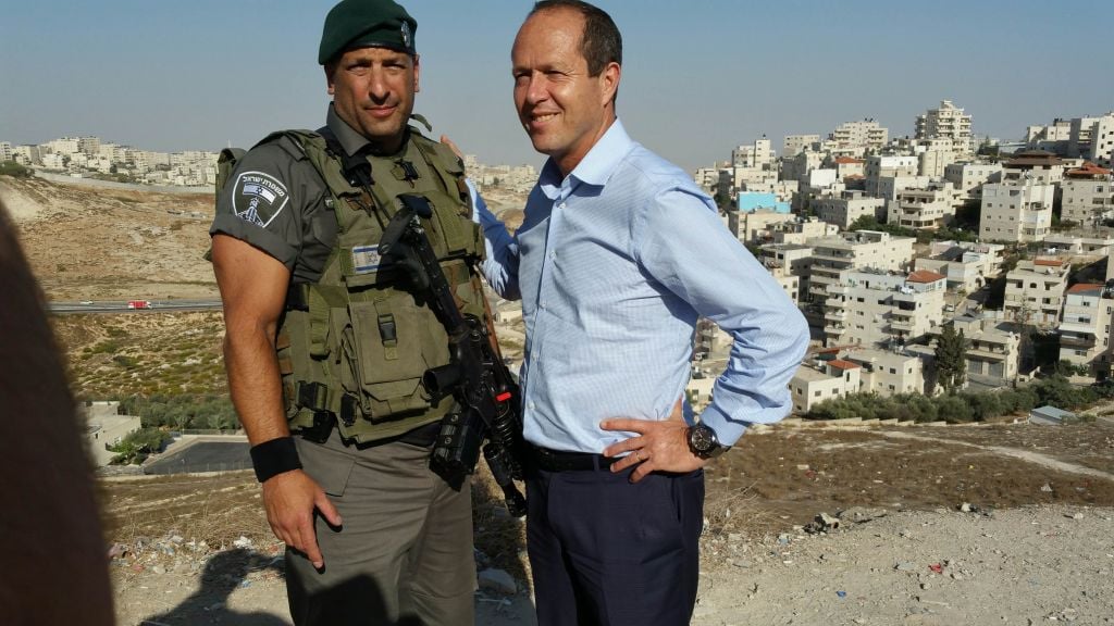 50-year-old Canadian Israel border patrol volunteer Doron Horowitz with Jerusalem Mayor Nir Barkat, October 2015. (courtesy) 50-year-old Canadian Israel border police volunteer Doron Horowitz with Jerusalem Mayor Nir Barkat, October 2015. (courtesy)