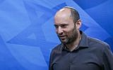 Education Minister Naftali Bennett arrives at the weekly cabinet meeting at the Prime Minister's Office in Jerusalem, September 20, 2015. (Ohad Zwigenberg/POOL)