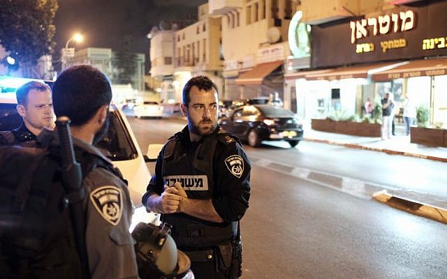 Police officers guard in the streets of Jaffa, October 6, 2015, after violent riots. (Tomer Neuberg/Flash90)