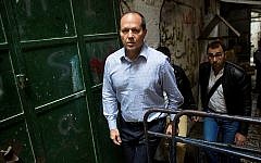 Jerusalem Mayor Nir Barkat seen at the Muslim Quarter in Jerusalem's Old City, following a terror attack where a Palestinian woman stabbed an Israeli man near the Lions’ Gate on October 07, 2015. (Yonatan Sindel/Flash90)