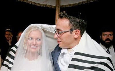 The illegal, yet 100% halachic Jewish wedding of Mark Halawa and wife Linda Brunnel in Israel, 2014. (Yonit Schiller/courtesy)
