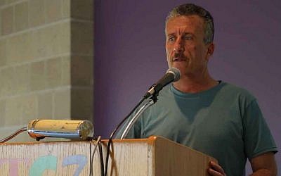 Palestinian activist Bassem Tamimi speaks at a small college in Cortland, New York in September, 2015. (Eric Cortellessa/The Times of Israel)