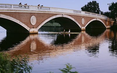 The Charles River (Pixabay)
