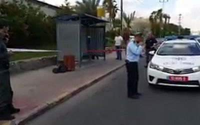 Police at the scene of a stabbing in Eilat, October 29, 2015. (screen capture: Twitter)