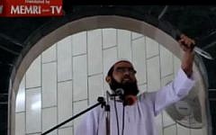 A Gaza cleric calls on Palestinians to carry out more stabbing attacks against Jews, in a sermon on Friday, October 9, 2015, in a translation made available by MEMRI. Screenshot/MEMRI)