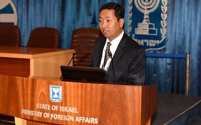 Kathmandu mayor Rudrah Singh Tamang address the Israeli Foreign Affairs Ministry during a visit to Israel from October 18 to 23. Tamang spoke about the aid the city received from Israeli sources following the April 2015 earthquake. (Courtesy American Council for World Jewry)