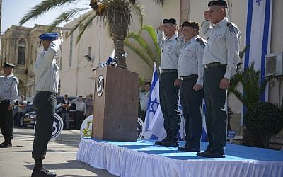IDF Chief of Staff Gadi Eisenkot oversees the entrance of Maj. Gen. Eyal Zamir as head of the IDF Southern Command, and the exit of Maj. Gen. Sami Turgeman from the position at the command's base in Beersheba on Oct. 14, 2015. (IDF Spokesperson)
