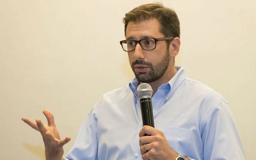 Rabbi Joshua Weinberg addresses the ARZA delegation to the World Zionist Congress on October 18, 2015 in Jerusalem (Dale Lazar) Rabbi Joshua Weinberg addresses the ARZA delegation to the World Zionist Congress on October 18, 2015 in Jerusalem (Dale Lazar)
