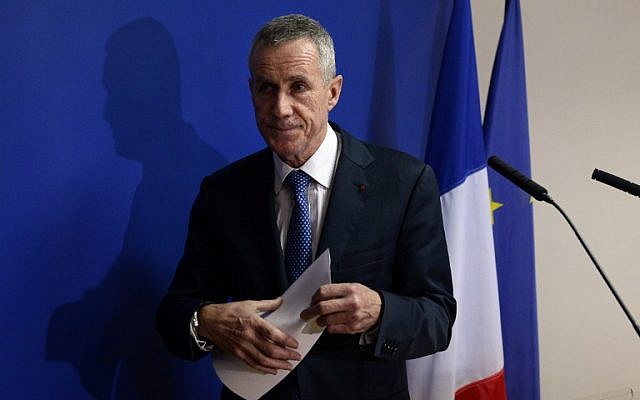 Paris Prosecutor Francois Molins leaves after delivering a press conference in Paris on November 18, 2015. (AFP/ALAIN JOCARD)