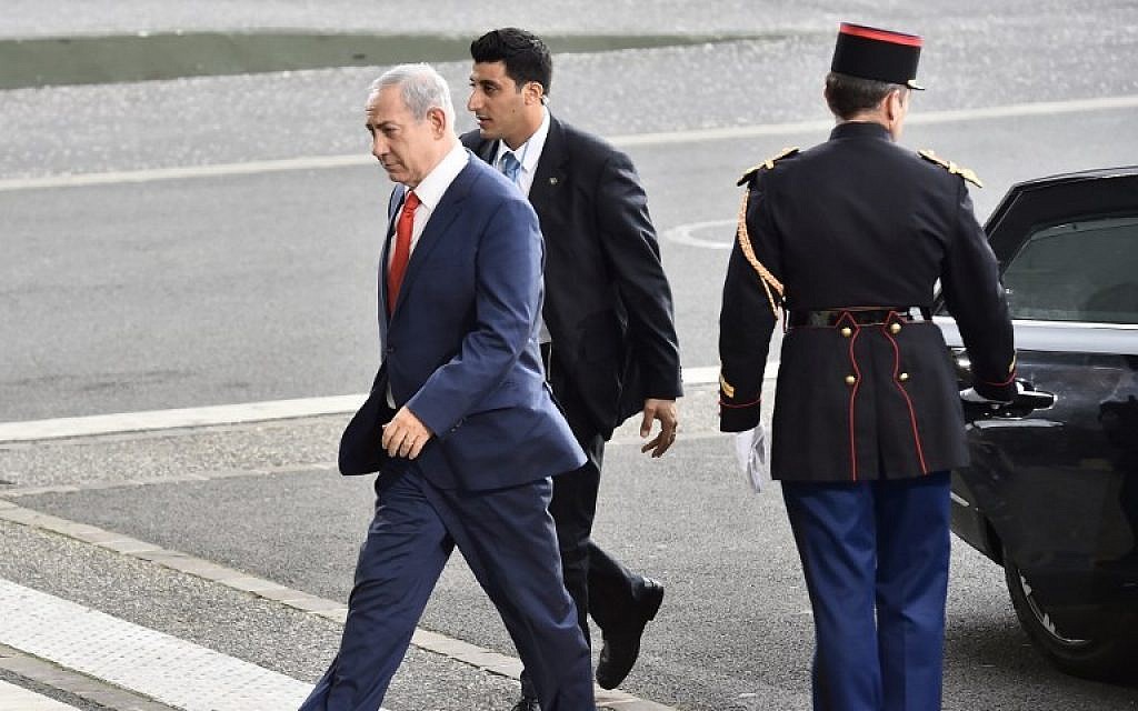 Prime Minister Benjamin Netanyahu arrives for the opening of the UN conference on climate change, on November 30, 2015 at Le Bourget, on the outskirts of the French capital Paris (AFP PHOTO / POOL / LOIC VENANCE)