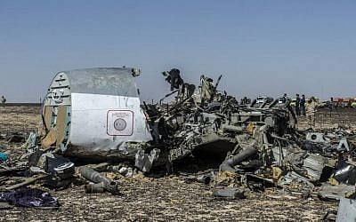 Debris of the A321 Russian airliner lies on the ground a day after the plane crashed in Wadi al-Zolomat, a mountainous area in Egypt's Sinai Peninsula, on November 1, 2015. (AFP/Khaled Desouki)