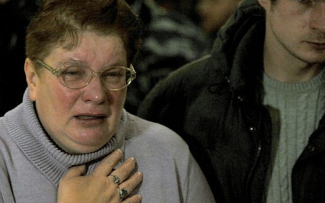 Relatives react at Pulkovo international airport outside St Petersburg after an Airbus A321 of Russian airline Kogalymavia with 224 people on board crashed in a mountainous part of Egypt's Sinai Peninsula on October 31, 2015. (AFP PHOTO / OLGA MALTSEVA) Relatives react at Pulkovo international airport outside St Petersburg after an Airbus A321 of Russian airline Kogalymavia with 224 people on board crashed in a mountainous part of Egypt's Sinai Peninsula on October 31, 2015. (AFP PHOTO / OLGA MALTSEVA)
