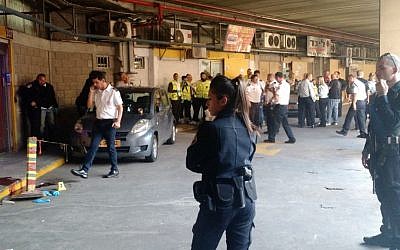 The scene of a stabbing attack in Tel Aviv on November 19, 2015. (Judah Ari Gross/ Times of Israel)