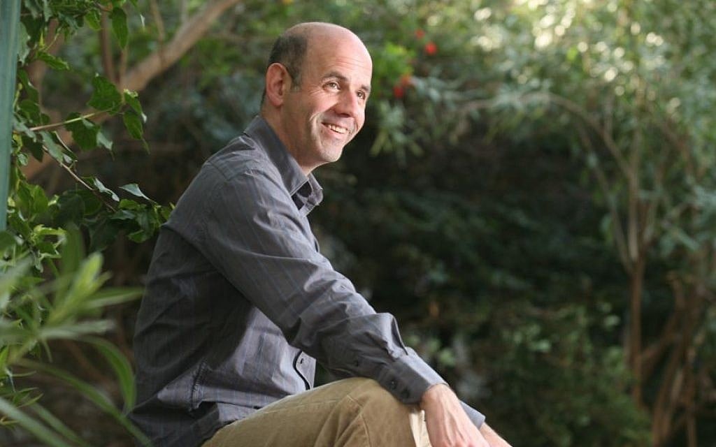Writer Amir Gutfreund in Tel Aviv on December 31 2007. (Yossi Zamir/Flash 90) Writer Amir Gutfreund in Tel Aviv on December 31 2007. (Yossi Zamir/Flash 90)