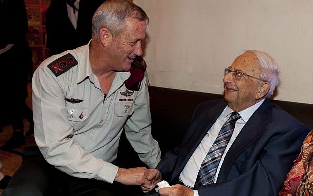 Then-IDF chief of staff Benny Gantz talks with former president Yitzhak Navon at the fifth Israeli Presidential Conference, in Jerusalem on June 18, 2013. (Photo by David Vaaknin/POOL/FLASH90)