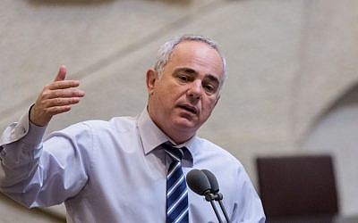 Energy Minister Yuval Steinitz speaks during a Knesset plenum session on September 7, 2015. (Yonatan Sindel/Flash90)