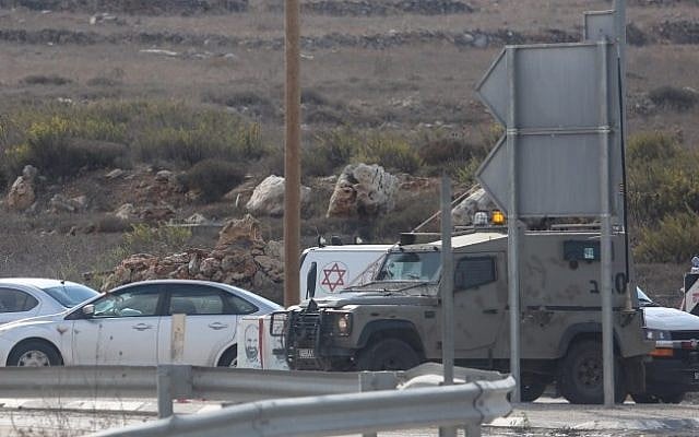 File: Israeli medical personnel arrive at the scene of a stabbing attack at the Tapuah Junction near the West Bank city of Nablus, on October 30, 2015. (Flash90) File: Israeli medical personnel arrive at the scene of a stabbing attack at the Tapuah Junction near the West Bank city of Nablus, on October 30, 2015. (Flash90)