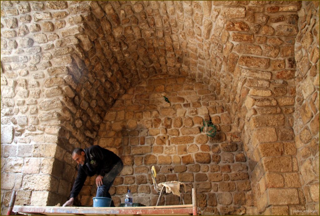 An arched wall and ceiling in Fallenberg's house that will become Arabesque, an arts and residency center (Courtesy Elana Seger)