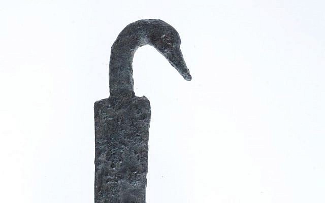 The duck-headed handle of a Hellenistic-era incense shovel found at Khirbet el-Eika in the eastern Galilee in 2015. (Courtesy: Uzi Leibner, Hebrew University; Tal Rogovski)
