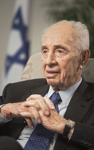 Former president Shimon Peres speaks during an interview with The Associated Press in Jerusalem, Monday, November 2, 2015 (AP Photo/Dan Balilty)