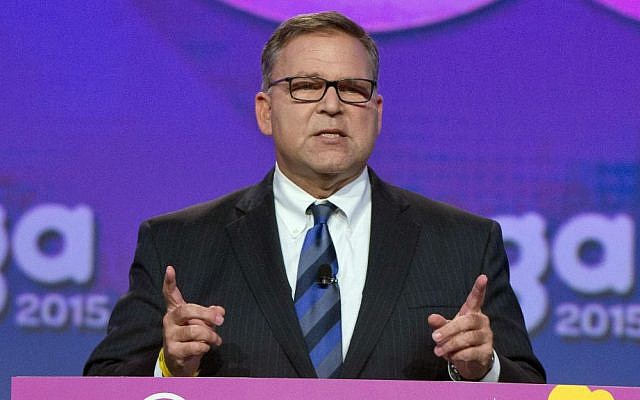 Jerry Silverman, CEO of the Jewish Federations of North America, speaking at his organization's General Assembly, November 10, 2015. (JTA)
