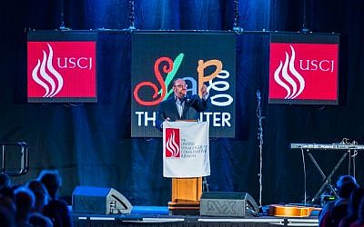 Illustrative: Rabbi Steven Wernick, CEO of the United Synagogue of Conservative Judaism, speaks at the group's conference in a Chicago suburb, November 15, 2015. (Courtesy of USCJ/via JTA)