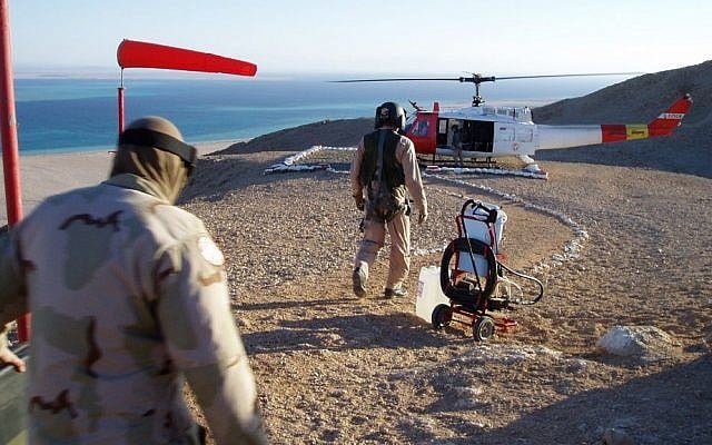 American troops belonging to the Multinational Force and Observers prepare for takeoff on the coast of Egypt's Sinai Peninsula on January 27, 2004. (CC BY-SA Wikimedia commons) American troops belonging to the Multinational Force and Observers prepare for takeoff on the coast of Egypt's Sinai Peninsula on January 27, 2004. (CC BY-SA Wikimedia commons)
