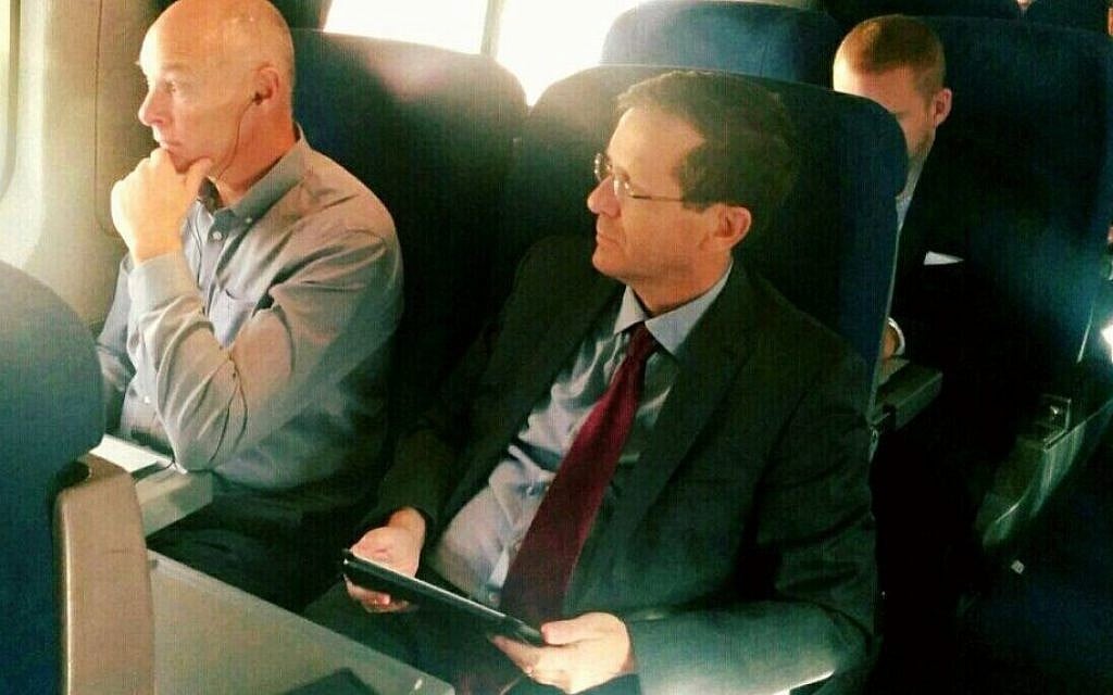 Isaac Herzog en route from Israel to Washington, November 8-9, 2015 (Facebook) Isaac Herzog en route from Israel to Washington, November 8-9, 2015 (Facebook)