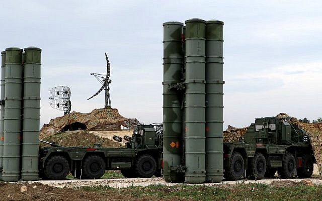 S-400 Triumf missile defense system at the Russian Hmeimin military base in Latakia province, in the northwest of Syria, on December 16, 2015. (Paul Gypteau/AFP)