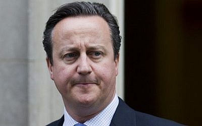 British Prime Minister David Cameron leaves 10 Downing Street in central London, December 2, 2015. (AFP Photo/Justin Tallis)