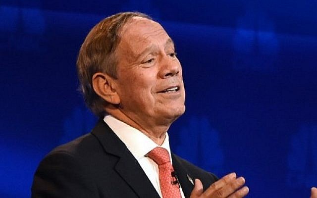 George Pataki, October 28, 2015. (AFP PHOTO/ ROBYN BECK)