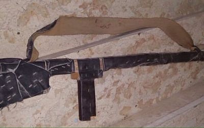 An improvised gun found by security forces in a Hebron mattress factory, December 15, 2015. (IDF spokesperson) An improvised gun found by security forces in a Hebron mattress factory, December 15, 2015. (IDF spokesperson)