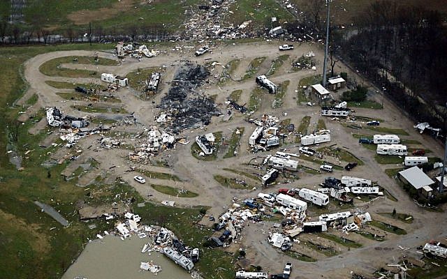 Damage is seen in a mobile home park after Saturday's tornado in Garland, Texas, Sunday, December 27, 2015. (Photo by G.J. McCarthy/The Dallas Morning News via AP)