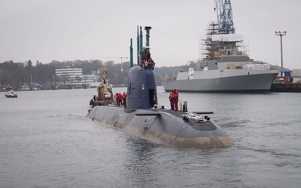 The INS Rahav, a Dolphin class made by German shipbuilder ThyssenKrupp, sets off from the German port of Kiel toward Haifa, December 17, 2015. (IDF Spokesperson's Unit)