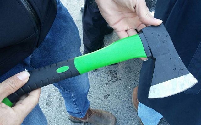 An ax found by police in the car of a Palestinian terrorist in Jerusalem, December 14, 2015 (Israel Police)