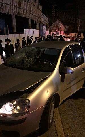 The car used in the stabbing attack on Jerusalem's Yermiyahu street on December 6, 2015. (Israel Police)
