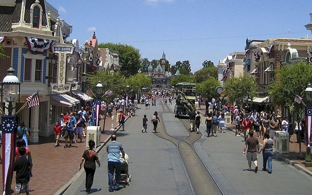 Disneyland (Wikipedia / Alfred A. Si) Disneyland (Wikipedia / Alfred A. Si)