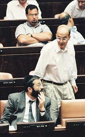Yossi Sarid and Aryeh Deri speak in the Knesset, Sept. 27 1993. (Photo: Flash 90)