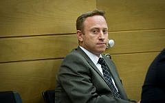 Ari Harow, former chief of staff of Prime Minister Benjamin Netanyahu, at a Likud meeting in the Israeli parliament, November 24, 2014. (Miriam Alster/Flash90)